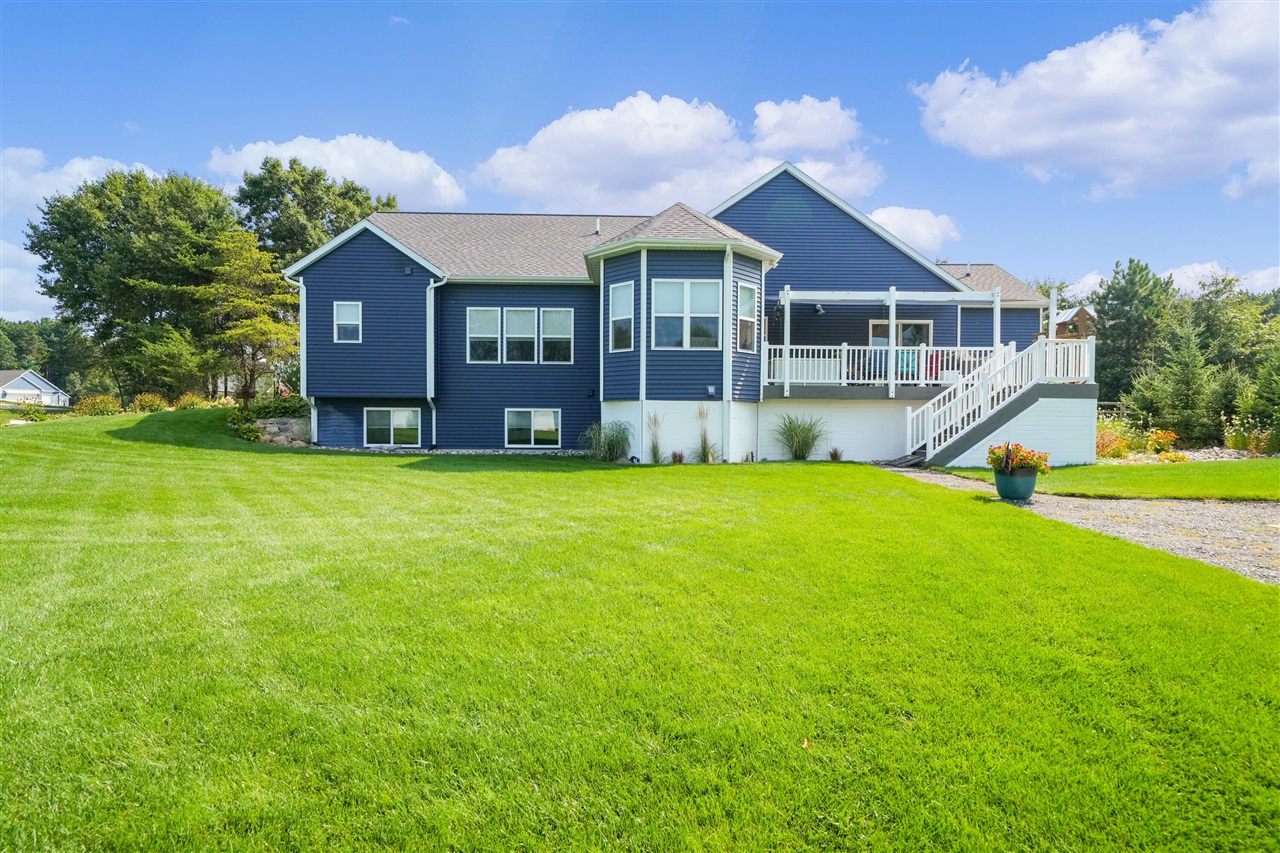 Homes for sale in Stanwood, MI | 21889 Hilltop Cir, Stanwood, MI 49346 | MLS# 70454039