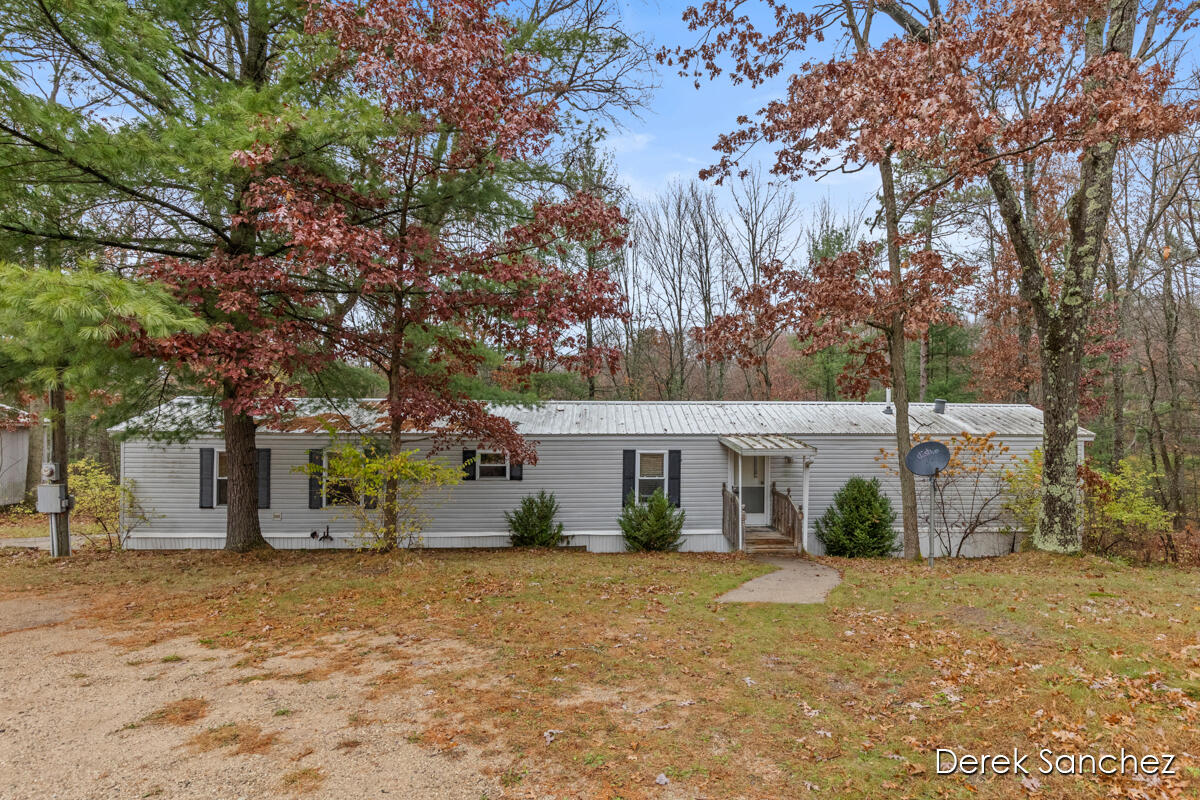 Homes for sale in Bitely, MI | 1872 Shane Dr, Bitely, MI 49309 | MLS# 70456114