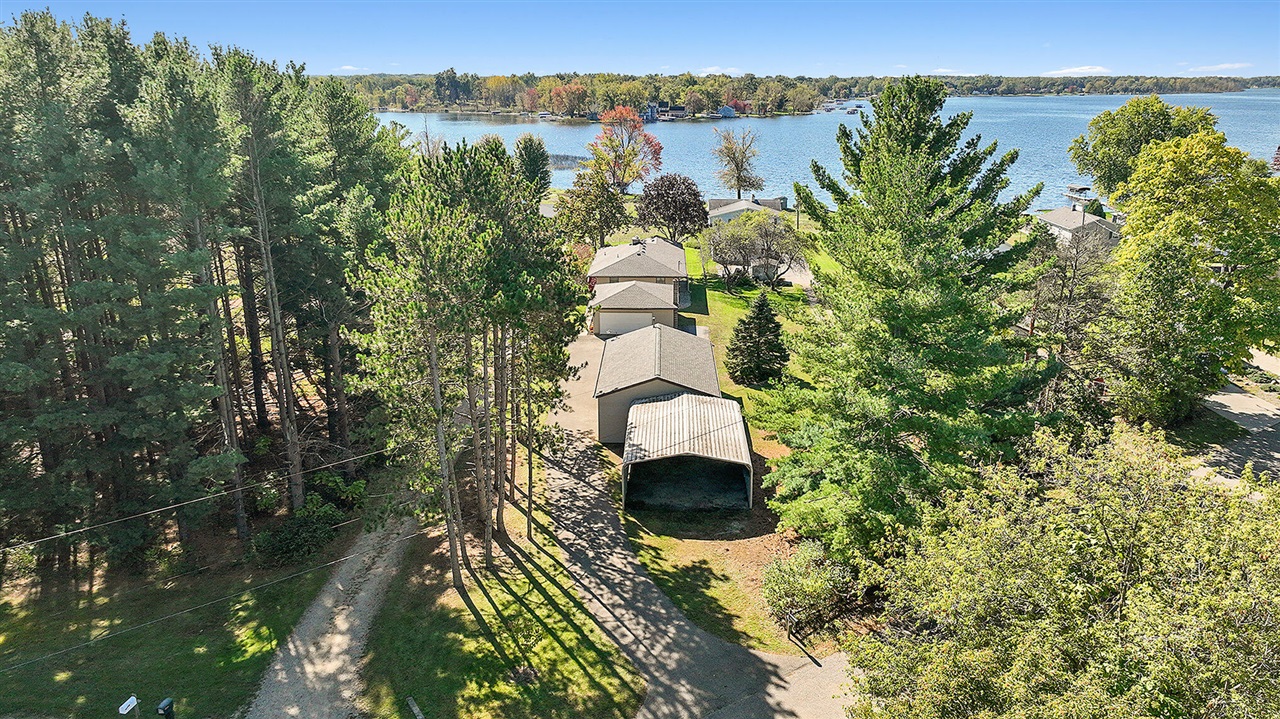 Homes for sale in Scotts, MI | 7932 N Indian Lake Dr, Scotts, MI 49088 | MLS# 70456465