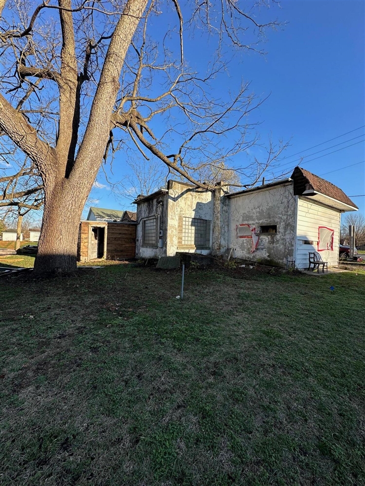 Homes for sale in Edwardsburg, MI | 26828 W Main St, Edwardsburg, MI 49112 | MLS# 70456953