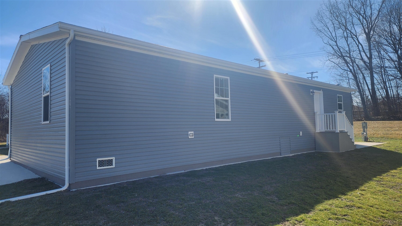 Homes for sale in Charlotte, MI | 884 Ottawa Ct #7, Charlotte, MI 48813 | MLS# 70457638