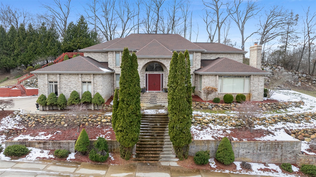 Homes for sale in Jackson, MI | 1840 Lexington Blvd, Jackson, MI 49201 | MLS# 70458126