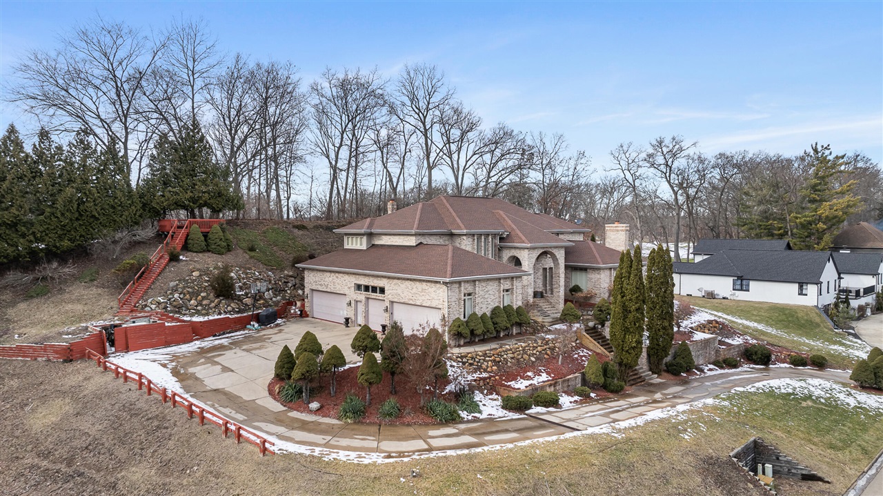 Homes for sale in Jackson, MI | 1840 Lexington Blvd, Jackson, MI 49201 | MLS# 70458126