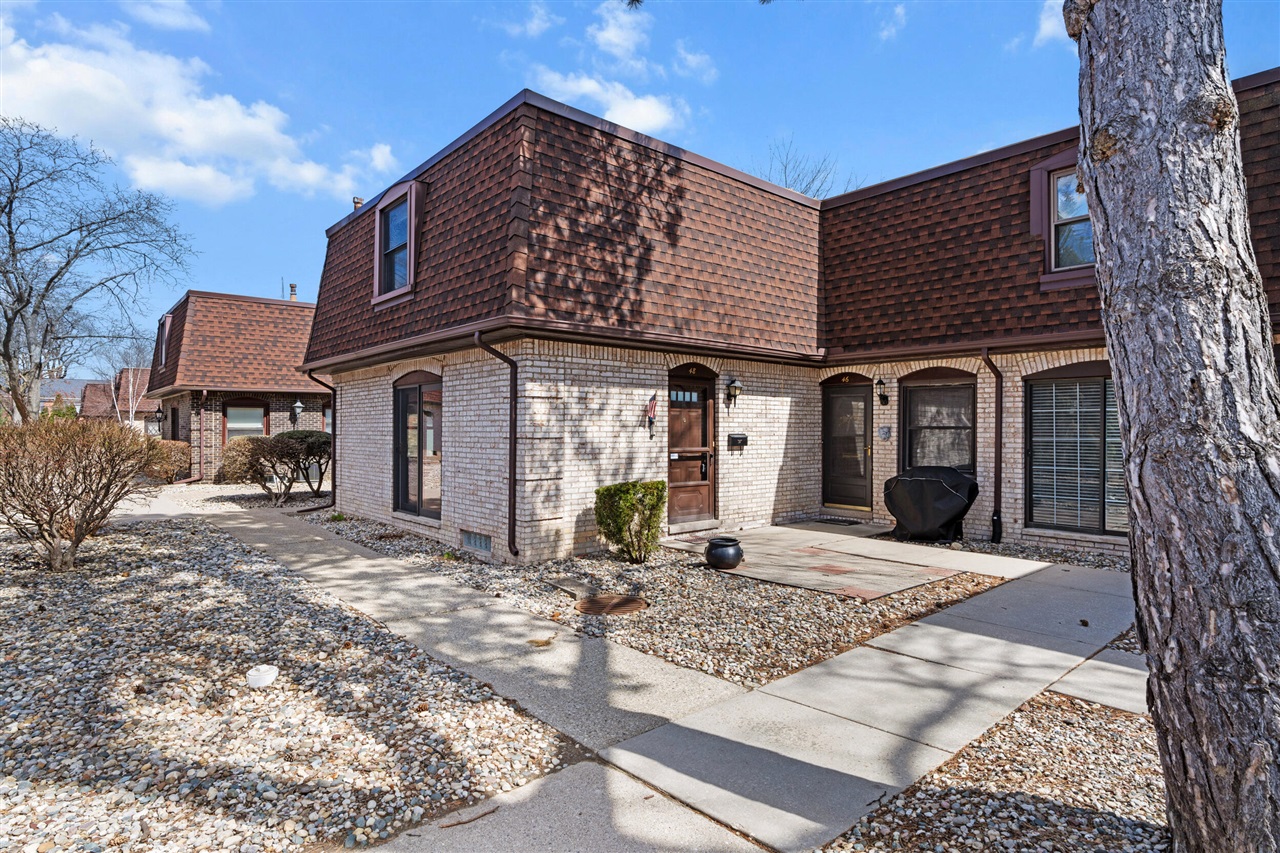 Homes for sale in Royal Oak, MI | 5025 Crooks Rd #48, Royal Oak, MI 48073 | MLS# 70458827