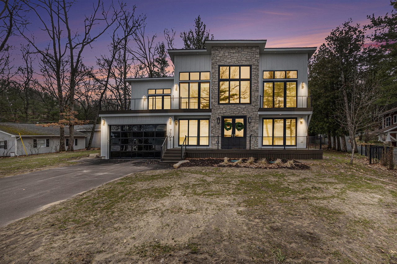 Homes for sale in Pentwater, MI | 7505 S Lakeshore Dr, Pentwater, MI 49449 | MLS# 70460438