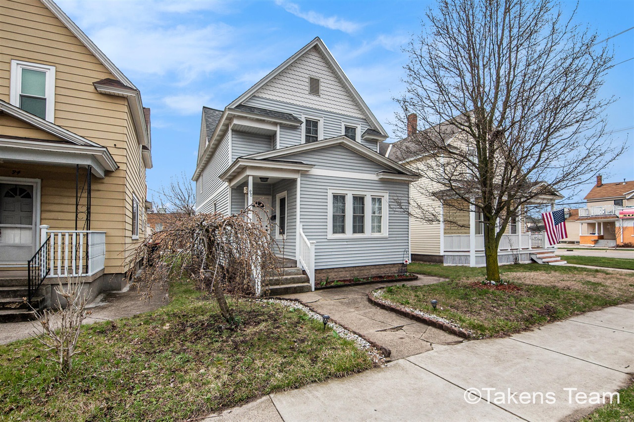 Homes for sale in Holland, MI | 98 W 16Th St, Holland, MI 49423 | MLS# 70460537
