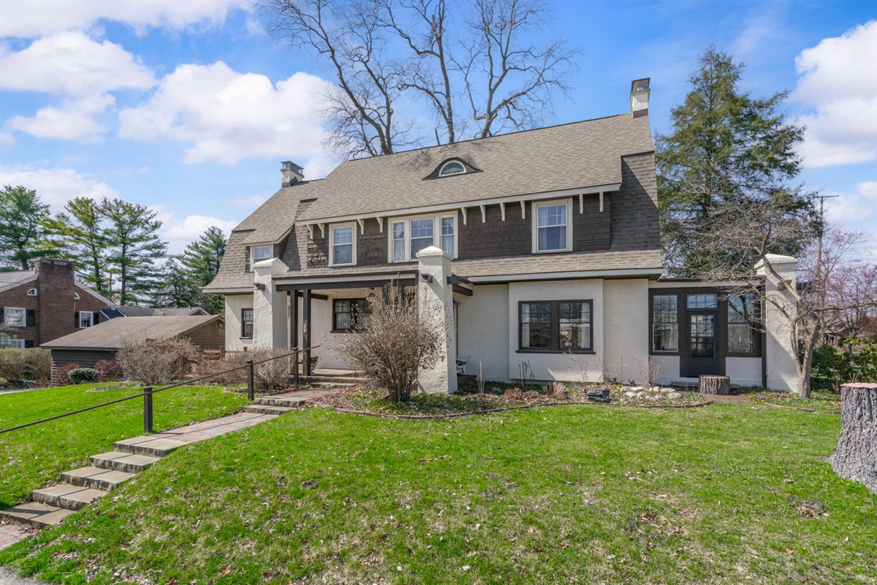 Homes for sale in Kalamazoo, MI | 204 Monroe St, Kalamazoo, MI 49006 | MLS# 70461322