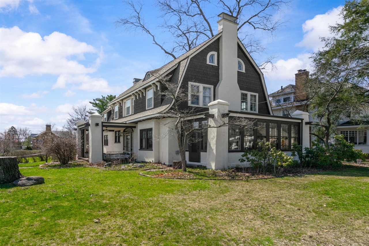 Homes for sale in Kalamazoo, MI | 204 Monroe St, Kalamazoo, MI 49006 | MLS# 70461322