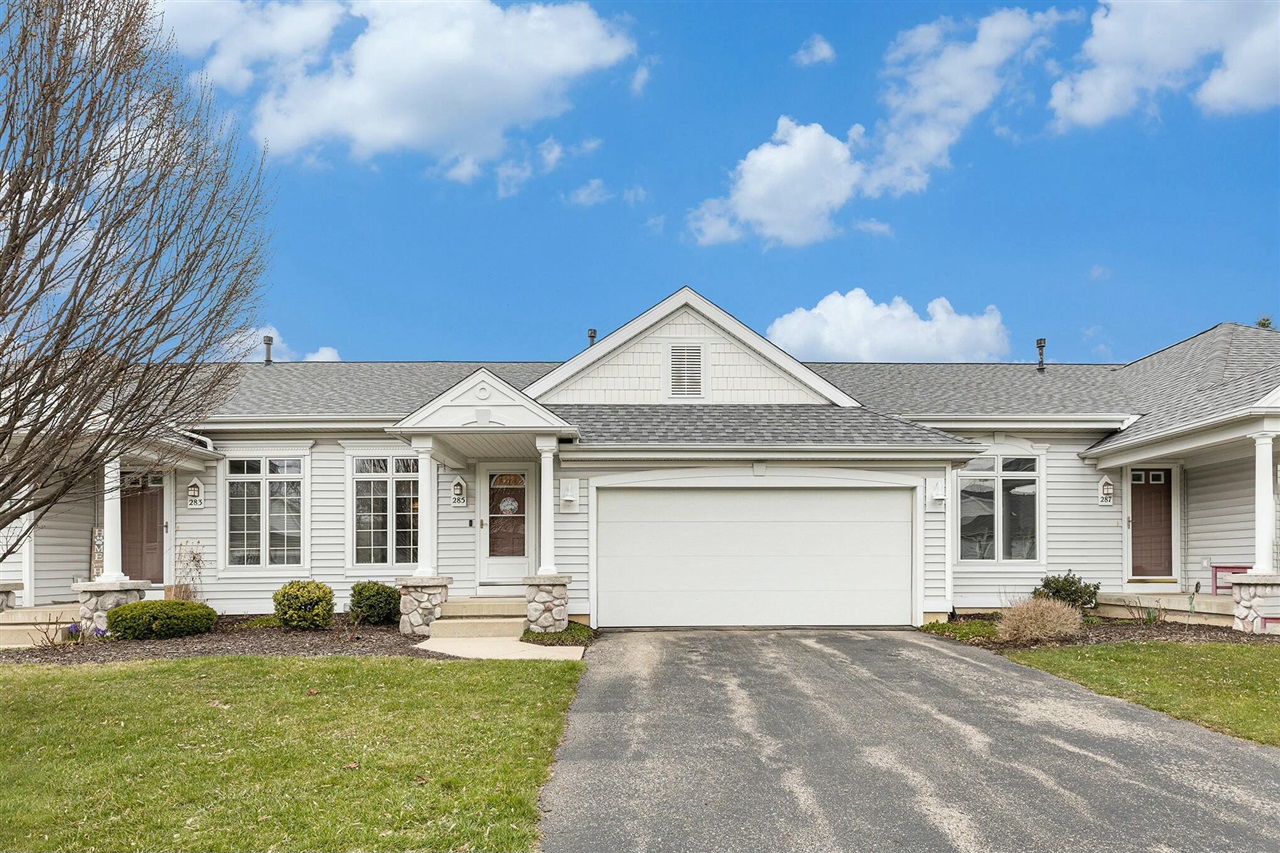 Homes for sale in Grand Rapids, MI | 285 Shoreside North Dr, Grand Rapids, MI 49548 | MLS# 70461486