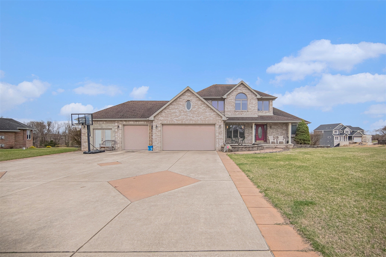 Homes for sale in Jackson, MI | 17 Coronado Dr, Jackson, MI 49201 | MLS# 70461791