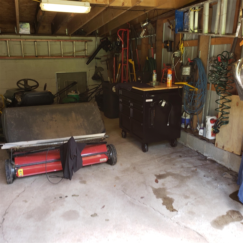 Homes for sale in Jackson, MI | 6127 Brooklyn Rd, Jackson, MI 49201 | MLS# 70462099