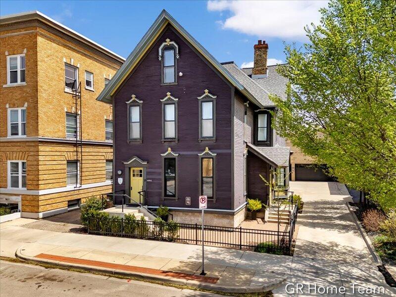 Homes for sale in Grand Rapids, MI | 22 Jefferson Ave, Grand Rapids, MI 49503 | MLS# 70464089