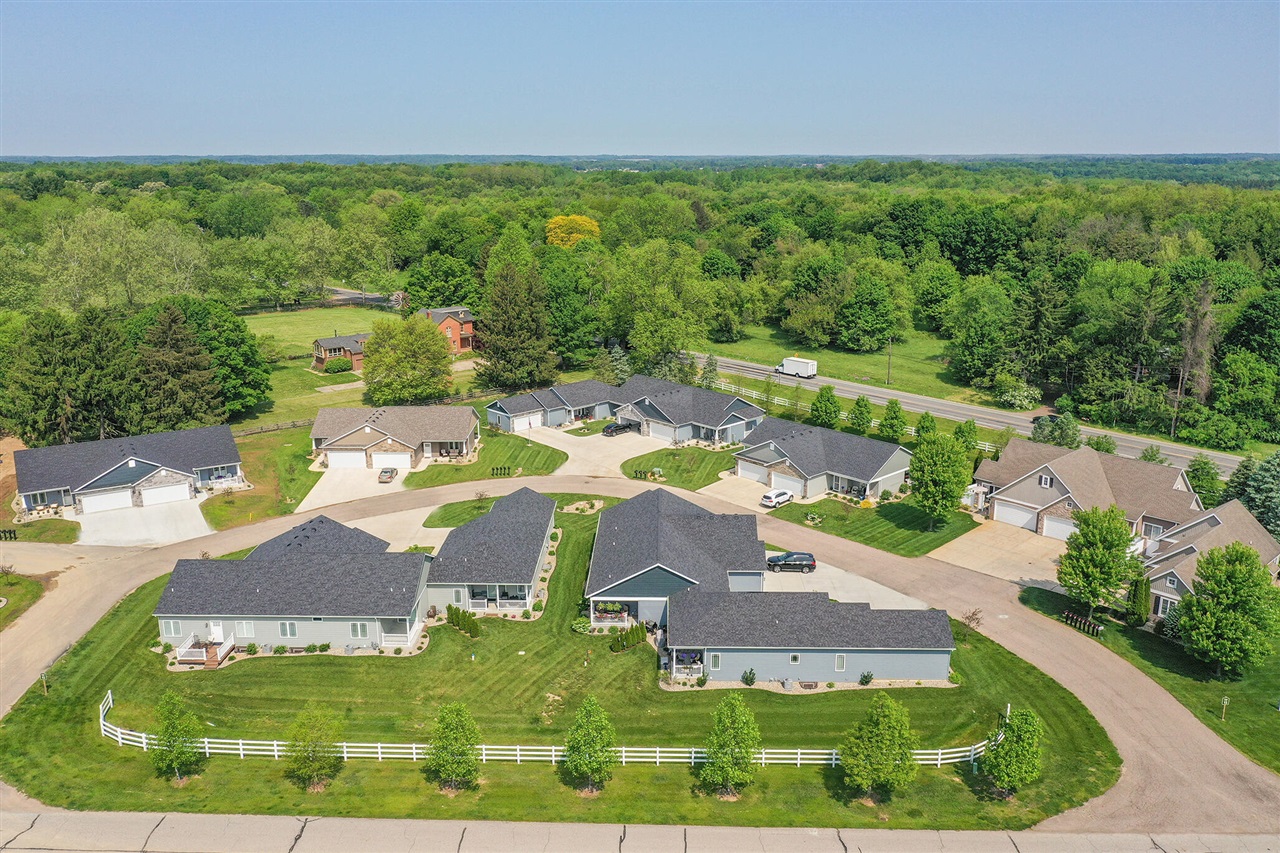 Homes for sale in Niles, MI | 143 Lexington Pointe Dr, Niles, MI 49120 | MLS# 70464110