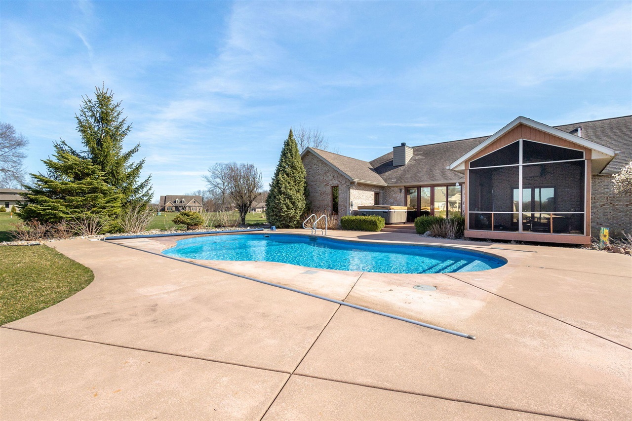 Homes for sale in Update, IN | 2776 W Hogan Dr, Update, IN 46350 | MLS# 70464865