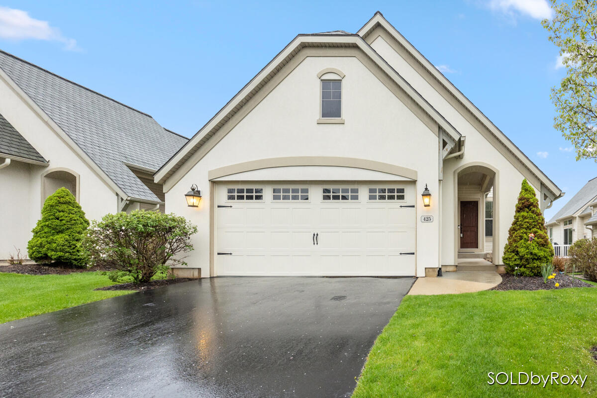 Homes for sale in Grand Rapids, MI | 425 Enclave Ct, Grand Rapids, MI 49546 | MLS# 70466029