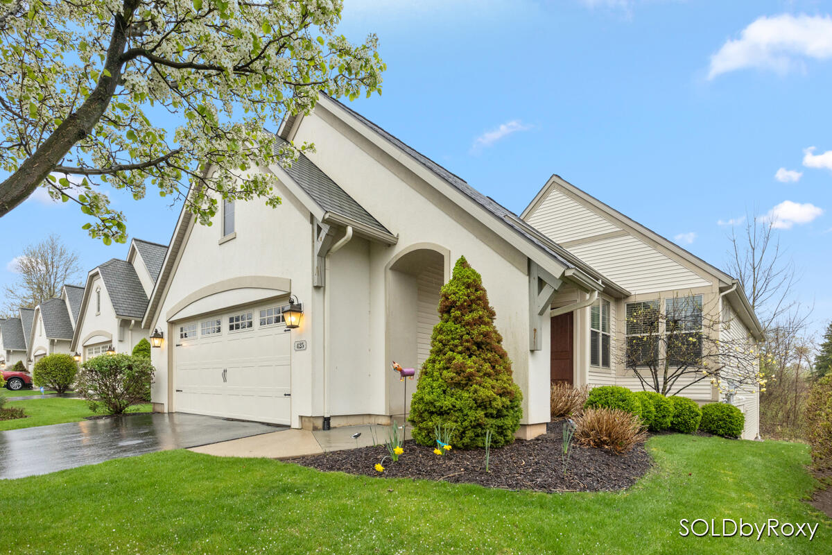 Homes for sale in Grand Rapids, MI | 425 Enclave Ct, Grand Rapids, MI 49546 | MLS# 70466029