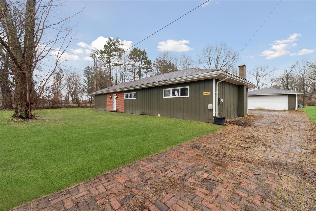 Homes for sale in Dowagiac, MI | 30485 Pokagon Hwy, Dowagiac, MI 49047 | MLS# 70466479