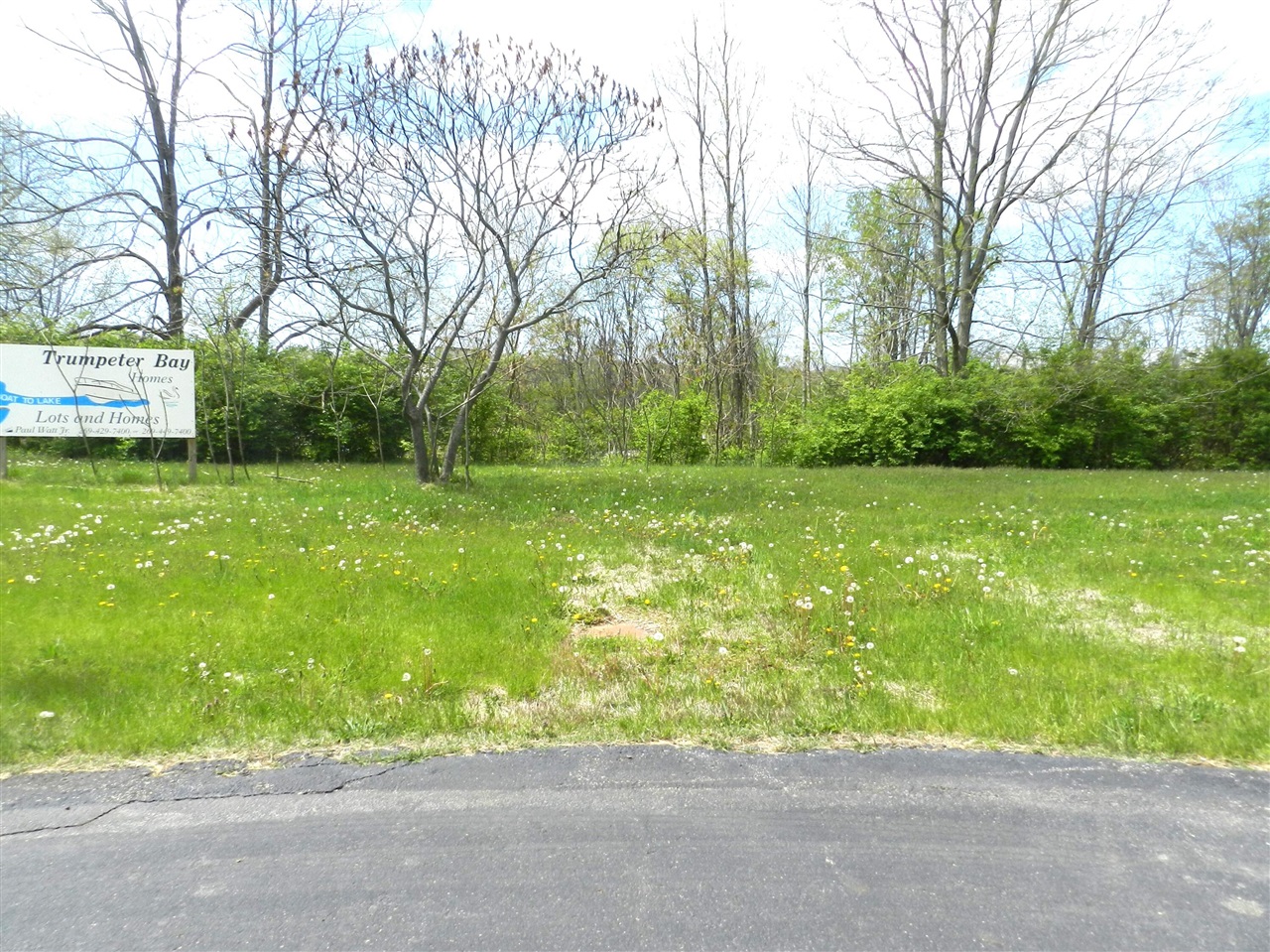 Homes for sale in Benton Harbor, MI | 519 Swan River Dr, Benton Harbor, MI 49022 | MLS# 70466724