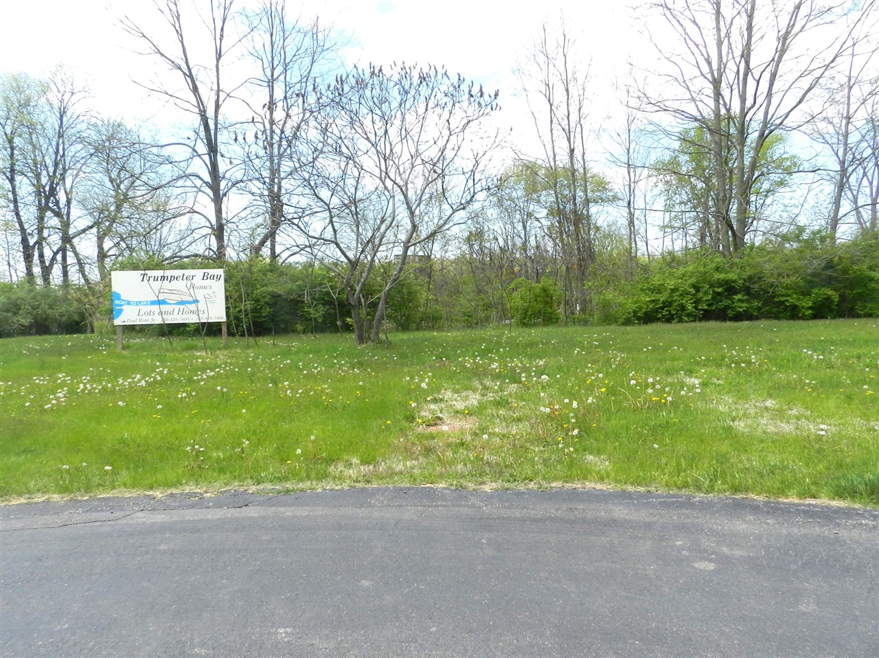 Homes for sale in Benton Harbor, MI | 525 Swan River Dr, Benton Harbor, MI 49022 | MLS# 70466725