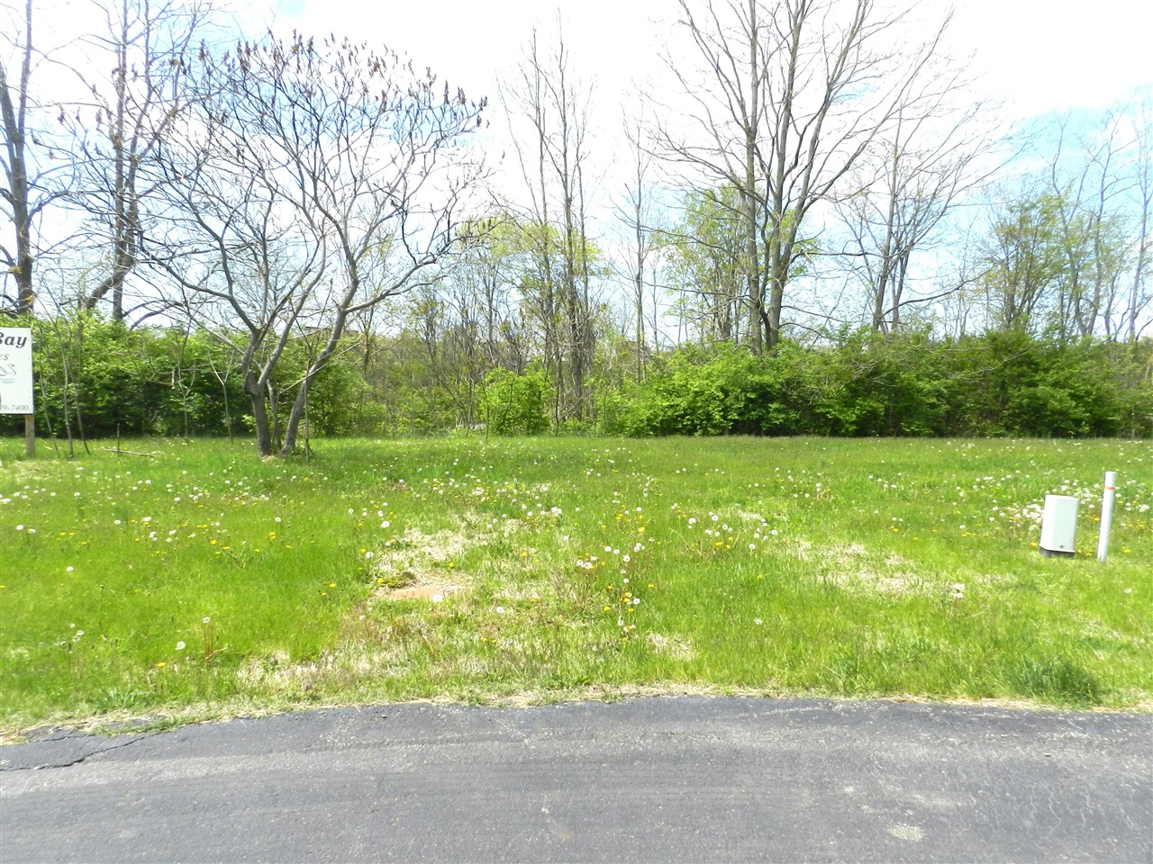 Homes for sale in Benton Harbor, MI | 525 Swan River Dr, Benton Harbor, MI 49022 | MLS# 70466725