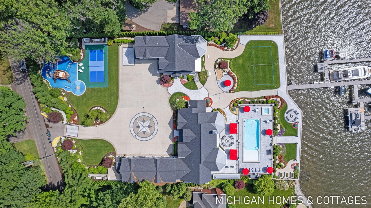 Homes for sale in Holland, MI | 229 Norwood Ave, Holland, MI 49424 | MLS# 70467589