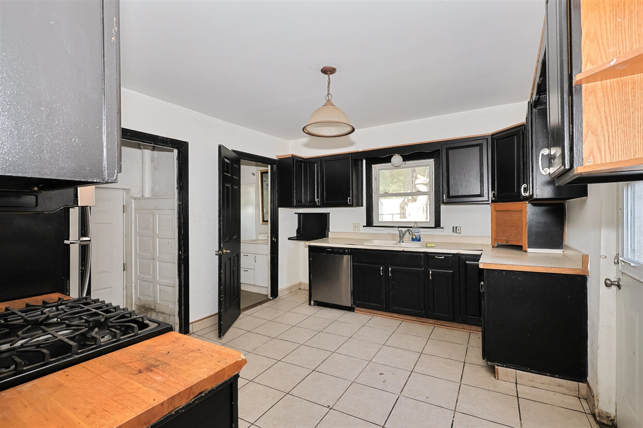 Homes for sale in Grand Rapids, MI | 1335 Kalamazoo Ave, Grand Rapids, MI 49507 | MLS# 70467886