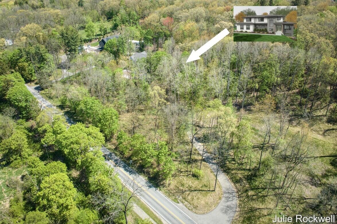 Homes for sale in Ada, MI | 6050 Grand River Dr, Ada, MI 49301 | MLS# 70467897