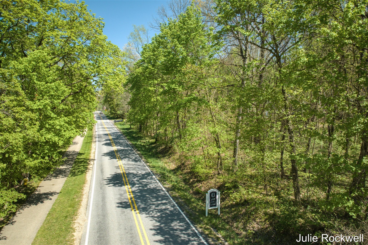 Homes for sale in Ada, MI | 6050 Grand River Dr, Ada, MI 49301 | MLS# 70467897