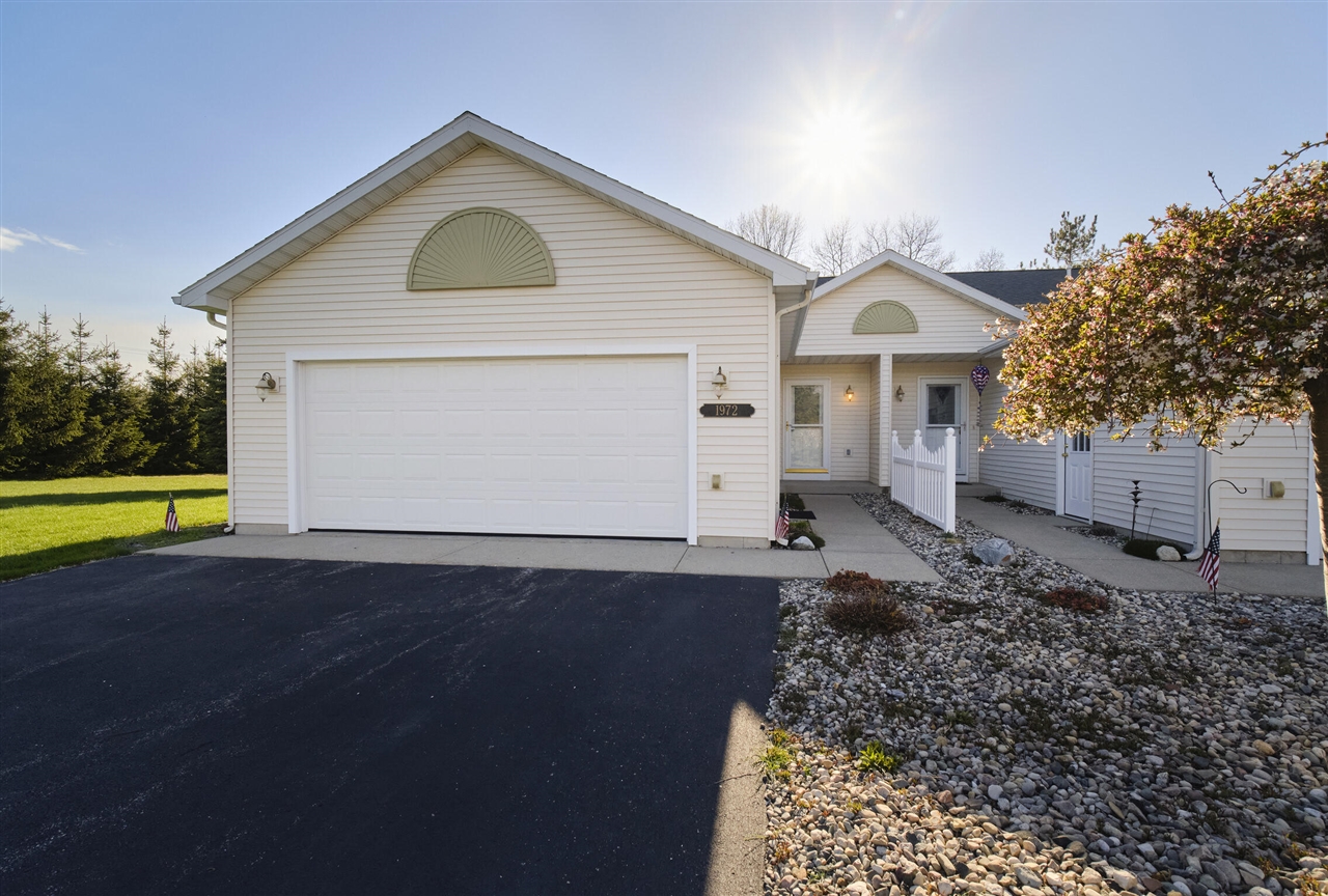 Homes for sale in Manistee, MI | 1972 Pine Ridge Dr, Manistee, MI 49660 | MLS# 70468228