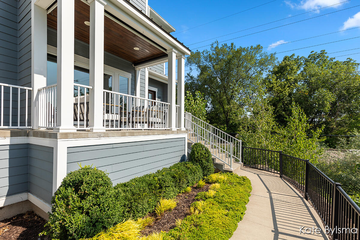 Homes for sale in Ada, MI | 657 Greenslate Dr, Ada, MI 49301 | MLS# 70468602