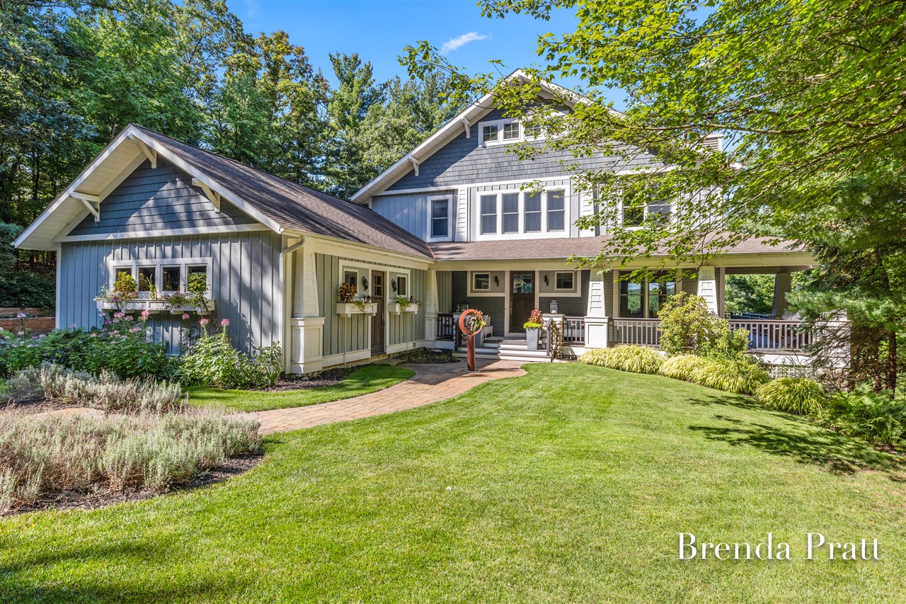 Homes for sale in Ada, MI | 2100 Timber Point Dr, Ada, MI 49301 | MLS# 70468636