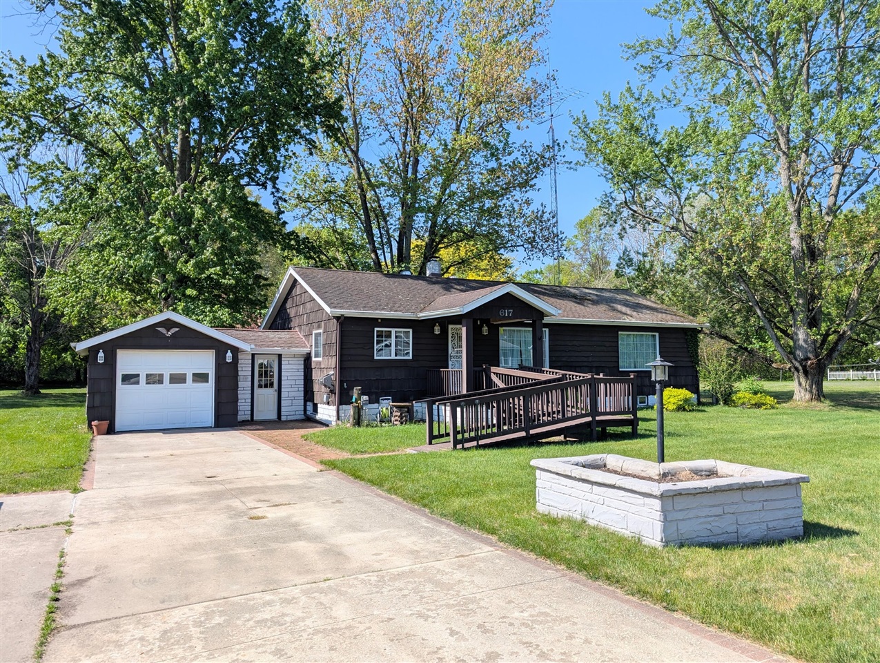 Homes for sale in Bangor, MI | 617 W High St, Bangor, MI 49013 | MLS# 70468836