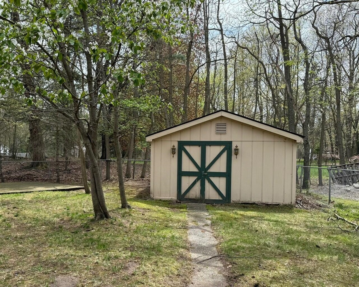 Homes for sale in Ludington, MI | 6035 W Trails End Rd, Ludington, MI 49431 | MLS# 70469543