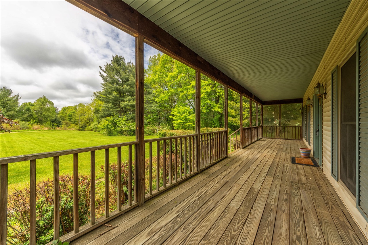 Homes for sale in Baroda, MI | 10109 Lauer Rd, Baroda, MI 49101 | MLS# 70469835