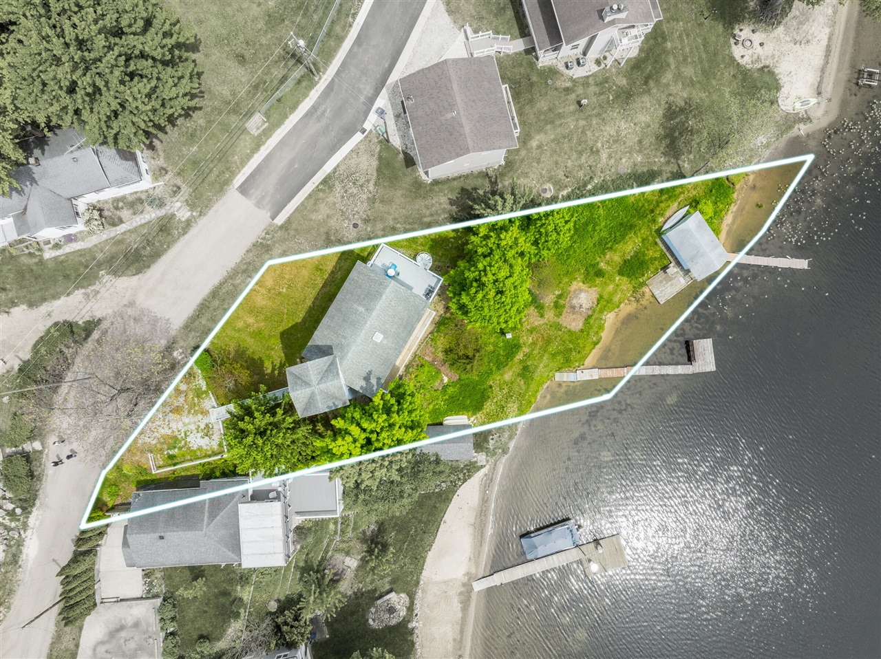 Homes for sale in Buchanan, MI | 15657 Lakeview Dr, Buchanan, MI 49107 | MLS# 70470169