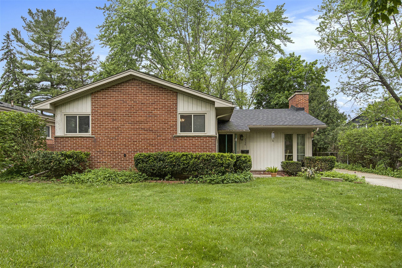 Homes for sale in Ann Arbor, MI | 2236 Medford Rd, Ann Arbor, MI 48104 | MLS# 70470351