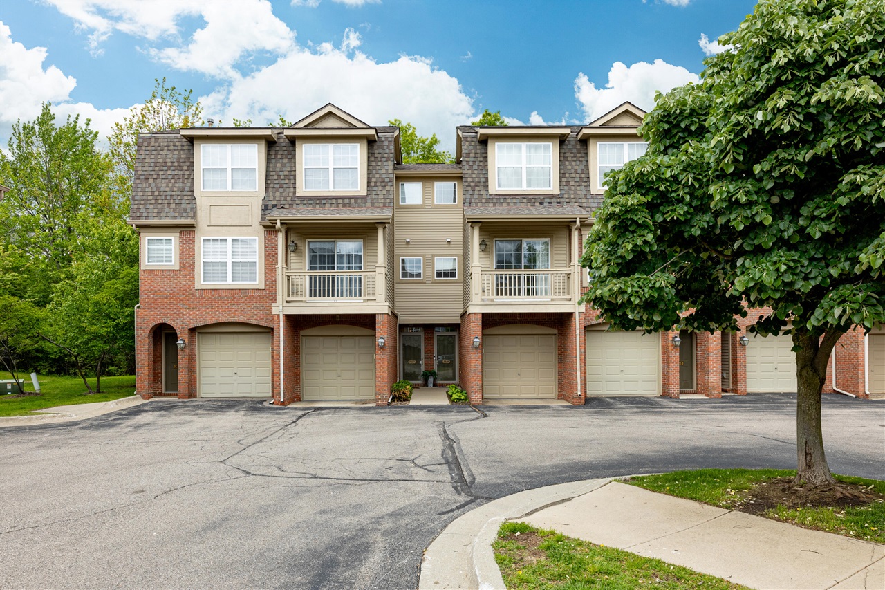 Homes for sale in Ann Arbor, MI | 3039 Barclay Way, Ann Arbor, MI 48105 | MLS# 70470818