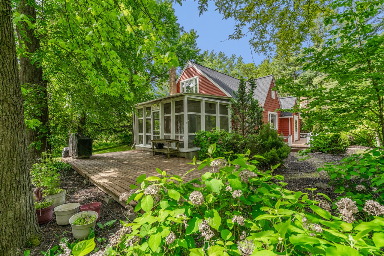 Homes for sale in Battle Creek, MI | 7938 E Dr, Battle Creek, MI 49014 | MLS# 70471404