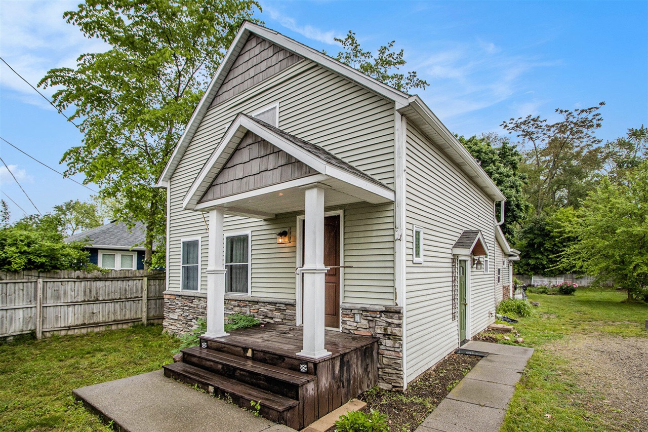 Homes for sale in Portage, MI | 10933 Portage Rd, Portage, MI 49002 | MLS# 70471522