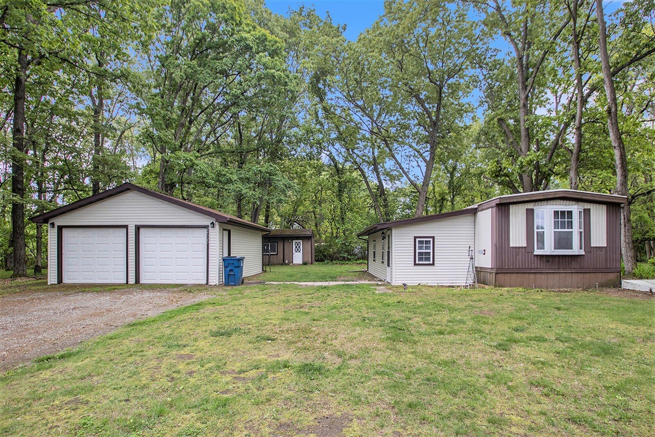 Homes for sale in Edwardsburg, MI | 24923 Sandy Beach Dr, Edwardsburg, MI 49112 | MLS# 70471844