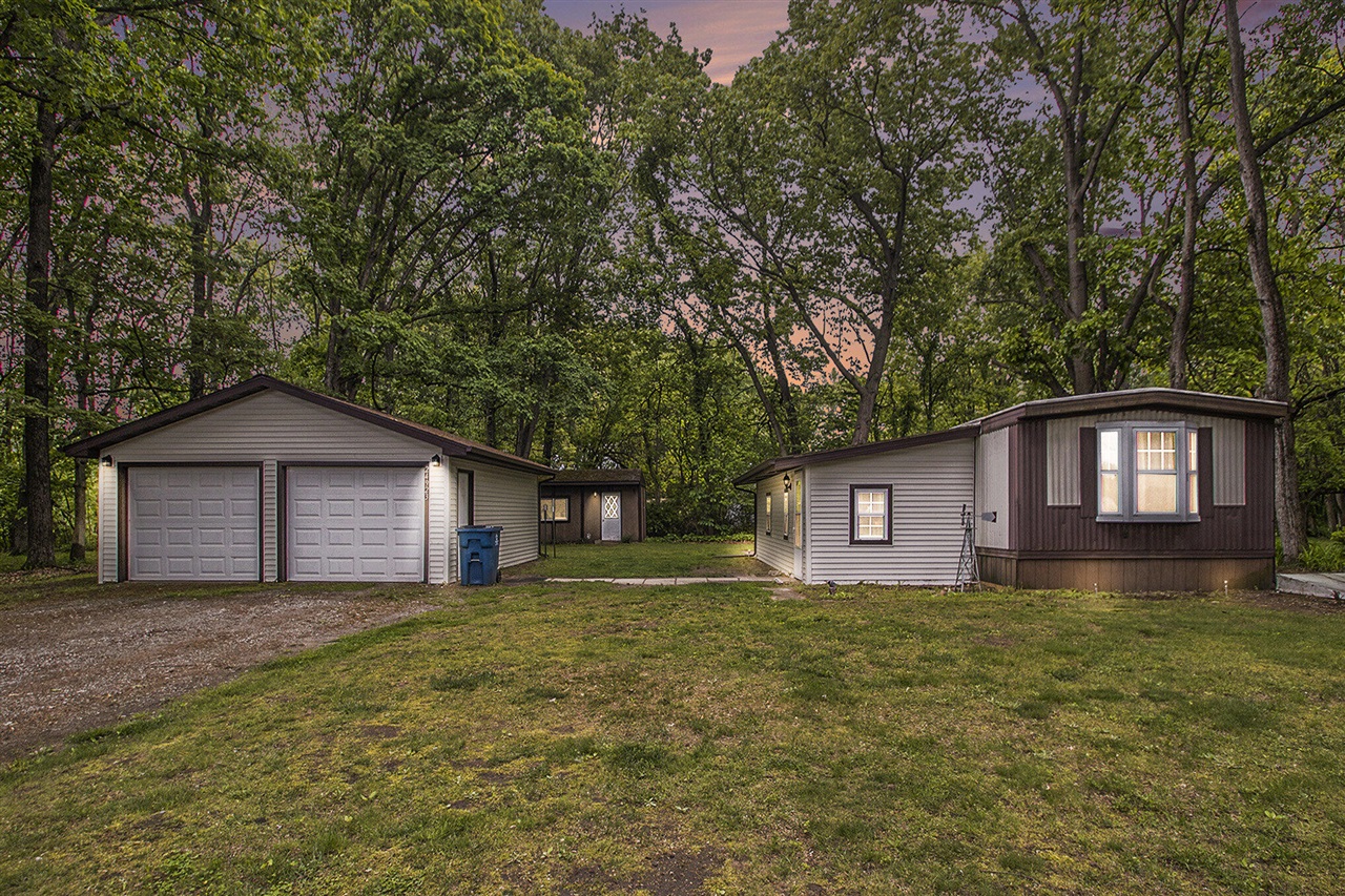 Homes for sale in Edwardsburg, MI | 24923 Sandy Beach Dr, Edwardsburg, MI 49112 | MLS# 70471844