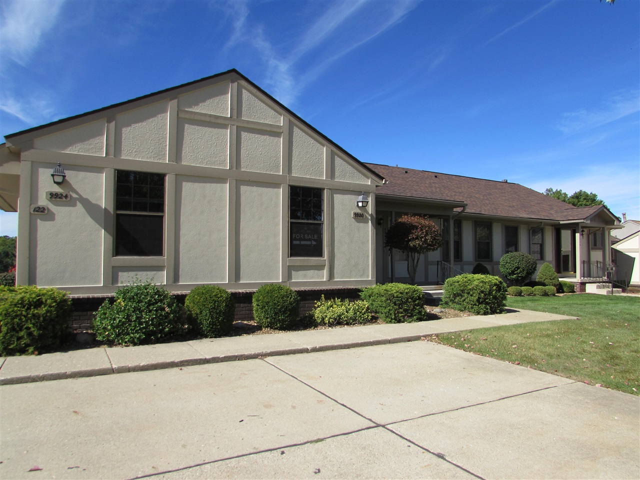 Homes for sale in South Lyon, MI | 9920 Camridge Ct, South Lyon, MI 48178 | MLS# 70472875