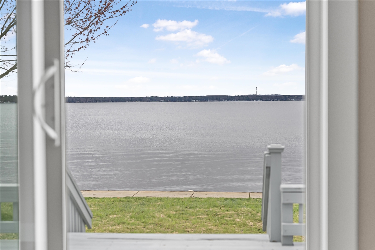 Homes for sale in Cadillac, MI | 3551 W Lake Mitchell Dr, Cadillac, MI 49601 | MLS# 70473142