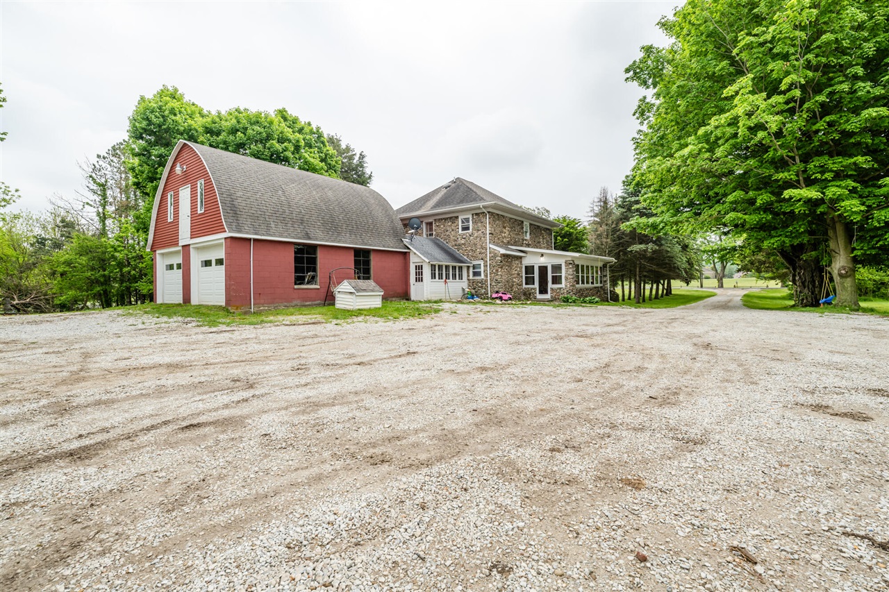 Homes for sale in Buchanan, MI | 2311 E Glendora Rd, Buchanan, MI 49107 | MLS# 70473180