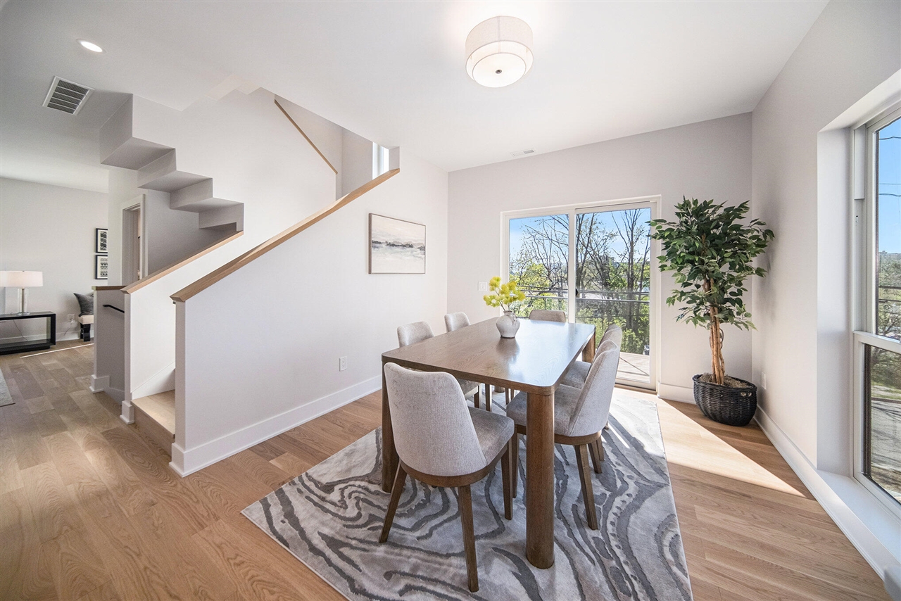 Homes for sale in Ann Arbor, MI | 207 Sunset Rd, Ann Arbor, MI 48103 | MLS# 70473353