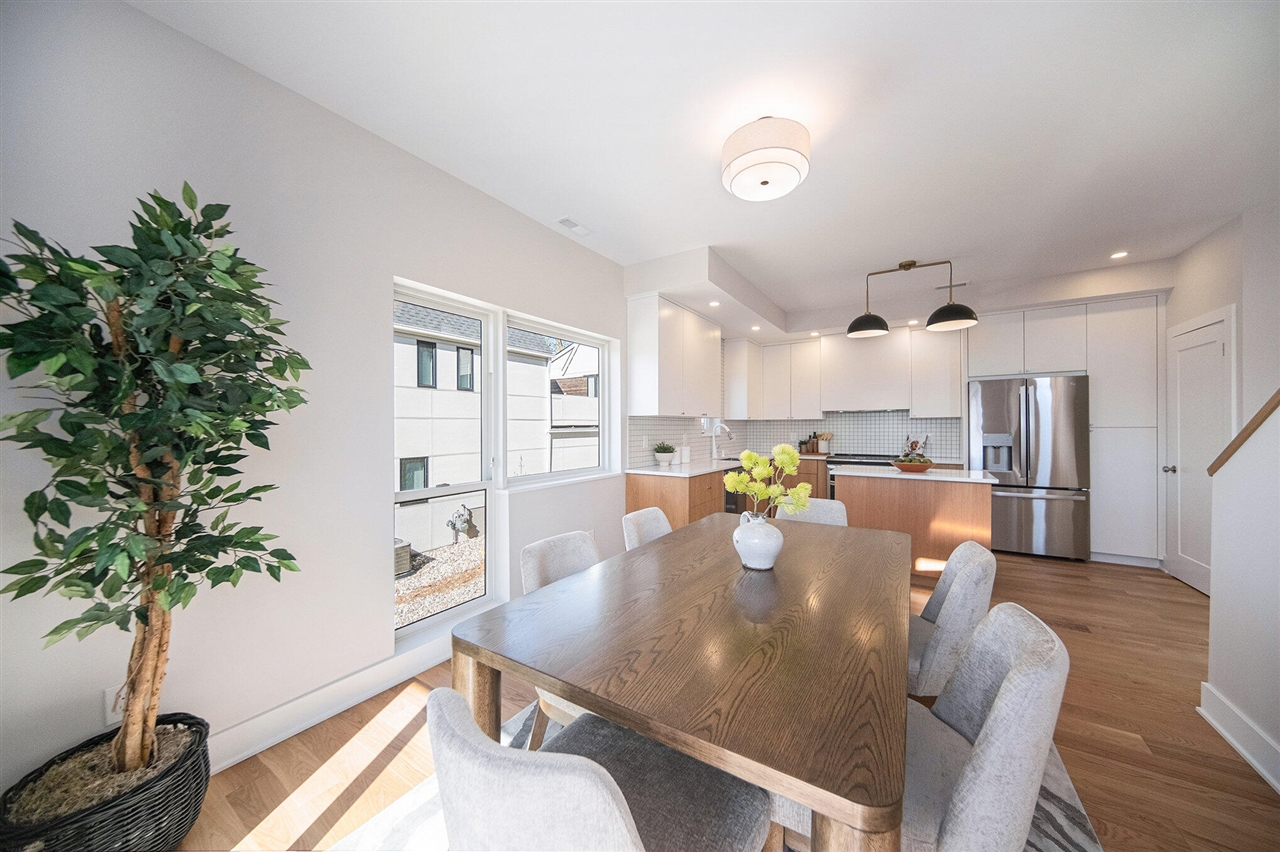 Homes for sale in Ann Arbor, MI | 207 Sunset Rd, Ann Arbor, MI 48103 | MLS# 70473353