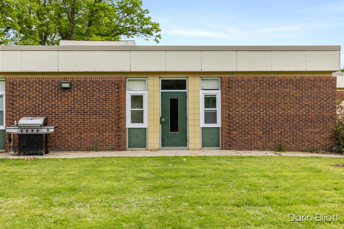 Homes for sale in Hubbardston, MI | 306 W Russell St, Hubbardston, MI 48845 | MLS# 70473936