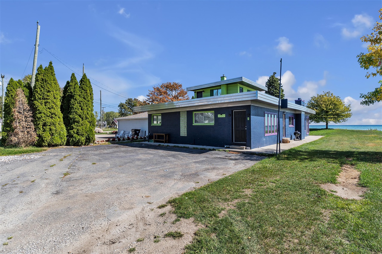 Homes for sale in Harrison Twp, MI | 37252 Jefferson Ave, Harrison Twp, MI 48045 | MLS# 70474149
