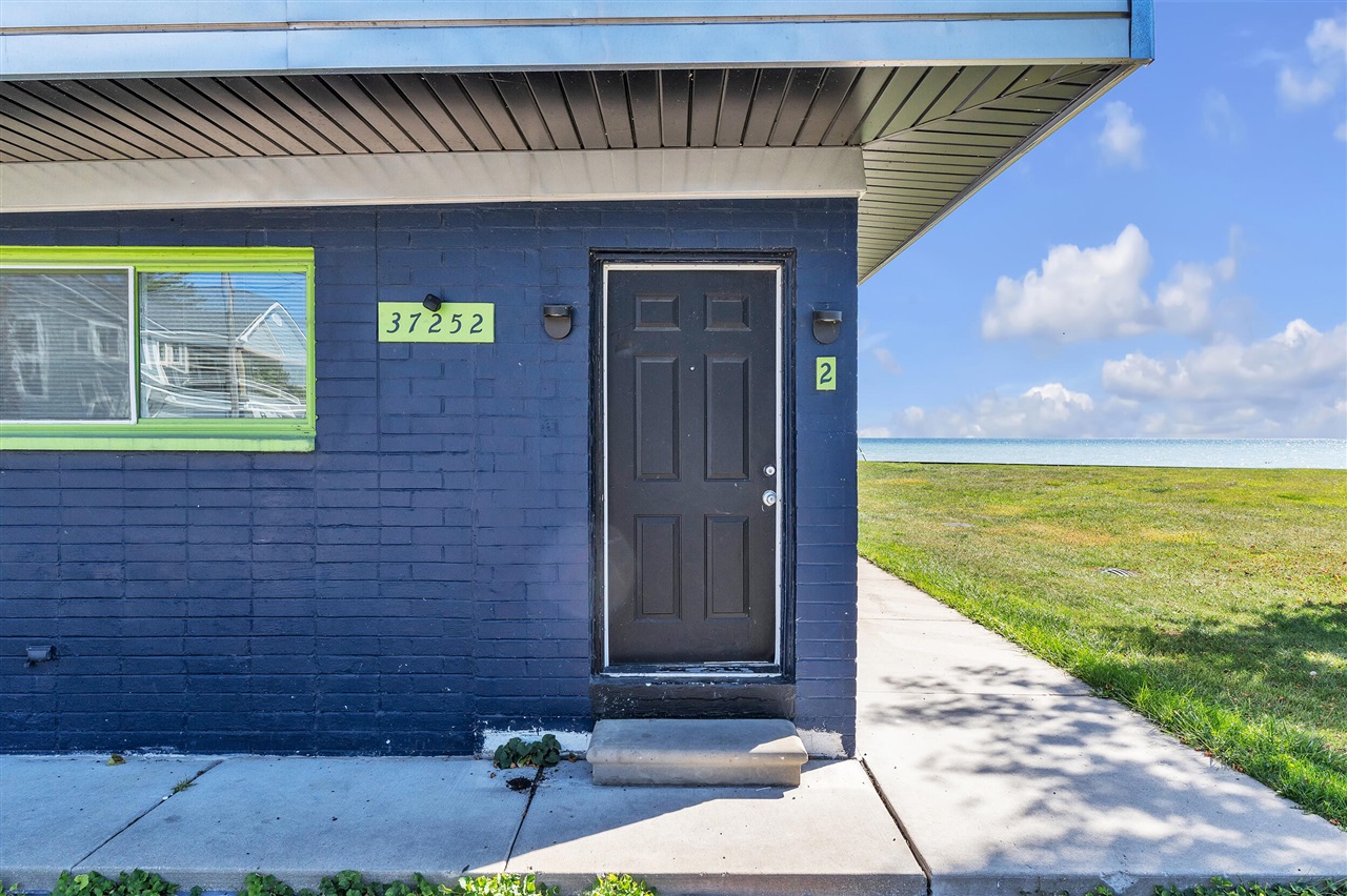 Homes for sale in Harrison Twp, MI | 37252 Jefferson Ave, Harrison Twp, MI 48045 | MLS# 70474149