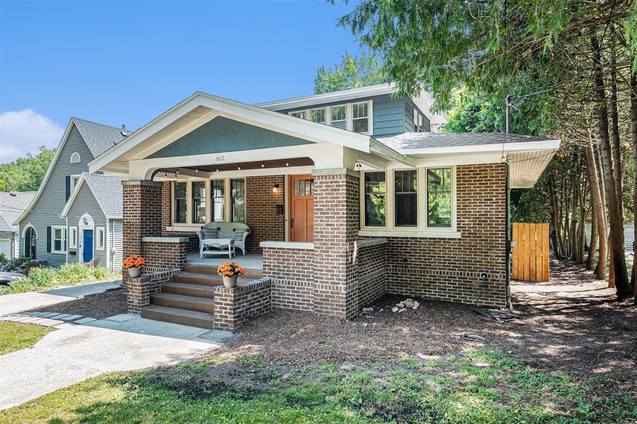 Homes for sale in Grand Rapids, MI | 1412 4Th St, Grand Rapids, MI 49504 | MLS# 70474704